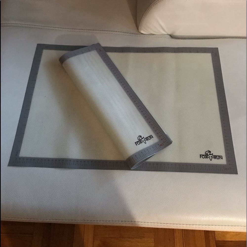 New Two FOXRUN Non Stick Pastry Mats 24.5”/16.5”